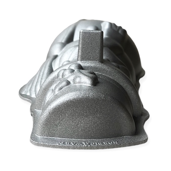 NWOB Nordic Ware Snowman Baking Pan Cast Aluminum Christmas Holiday Mold Cake - Picture 6 of 10